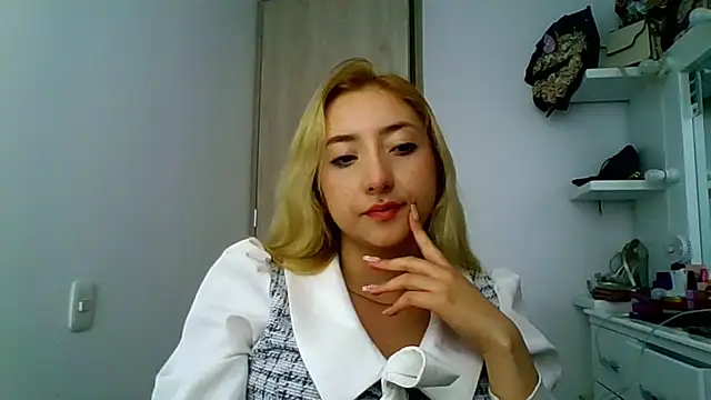 Barbie girl 69 online show from 12/03/25, 08:51