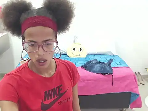 Snapshot of CanellaHotx chatting on 12/02/24, 04:20 CanellaHotx online show from 12/02/24, 04:20