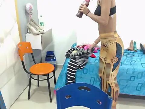 Snapshot of CanellaHotx chatting on 12/31/24, 02:47 CanellaHotx online show from 12/31/24, 02:47