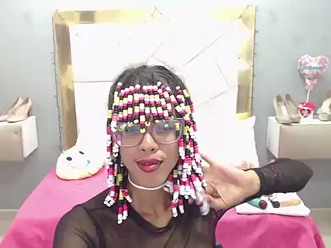 Snapshot of CanellaHotx chatting on 01/16/25, 06:27 CanellaHotx online show from 01/16/25, 06:27