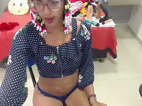 Snapshot of CanellaHotx chatting on 01/23/25, 08:56 CanellaHotx online show from 01/23/25, 08:56