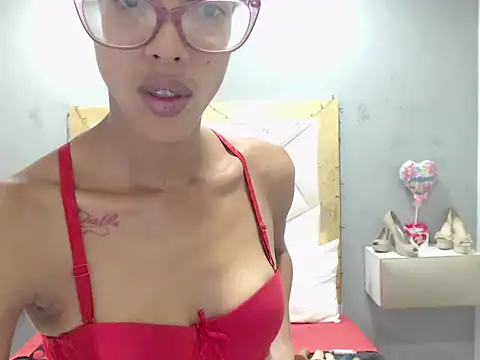 Snapshot of CanellaHotx chatting on 02/26/25, 08:00 CanellaHotx online show from 02/26/25, 08:00