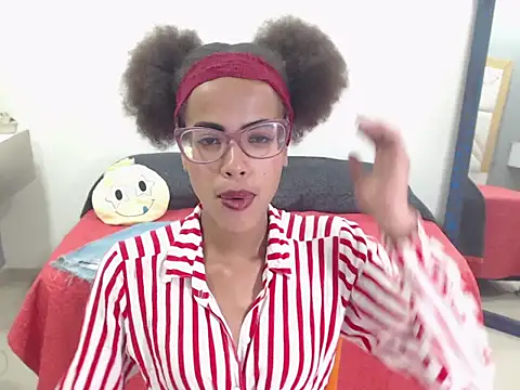 Snapshot of CanellaHotx chatting on 03/01/25, 05:38 CanellaHotx online show from 03/01/25, 05:38