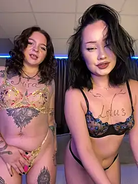 Snapshot of RollingGirls chatting on 02/11/25, 05:05 RollingGirls online show from 02/11/25, 05:05