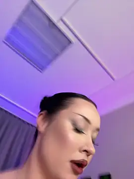 Snapshot of RollingGirls chatting on 03/03/25, 11:22 RollingGirls online show from 03/03/25, 11:22