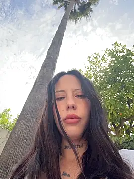 Snapshot of BellaGiaxx chatting on 04/06/26, 10:49 BellaGiaxx online show from 04/06/26, 10:49