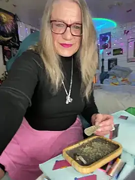 TrenaAnne online show from 02/26/25, 08:22