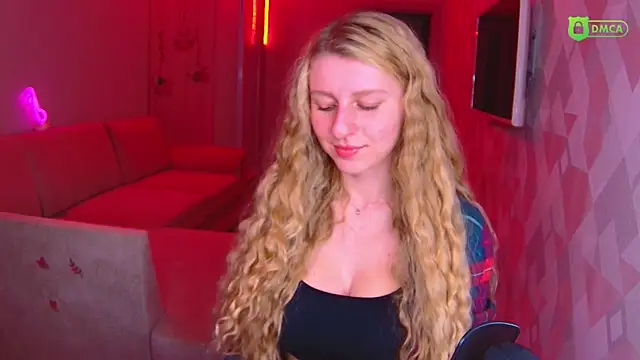 AmaliaQueen online show from 12/01/25, 03:06