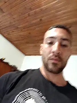 Snapshot of sebasxx97 chatting on 11/13/25, 03:11 sebasxx97 online show from 11/13/25, 03:11