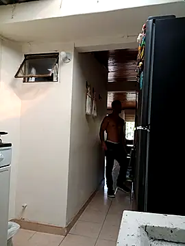 Snapshot of sebasxx97 chatting on 11/21/25, 01:21 sebasxx97 online show from 11/21/25, 01:21