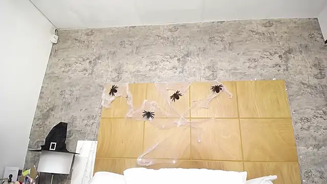 JainaRogers online show from 10/30/25, 05:24