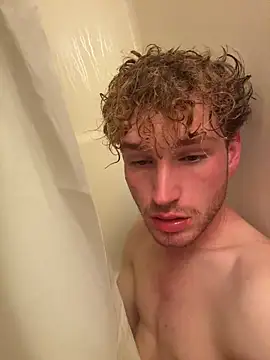 Snapshot of CreamyAustin chatting on 10/31/25, 01:50 CreamyAustin online show from 10/31/25, 01:50