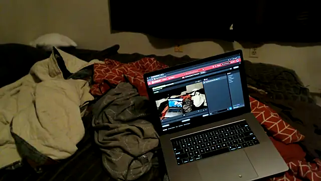 CreamyAustin online show from 12/17/25, 01:44