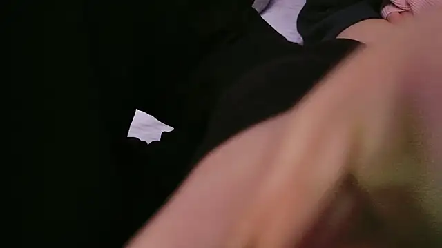 Snapshot of POCARI_SWEAT chatting on 03/19/25, 10:22 POCARI SWEAT online show from 03/19/25, 10:22