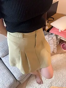 Snapshot of POCARI_SWEAT chatting on 09/18/25, 10:28 POCARI SWEAT online show from 09/18/25, 10:28