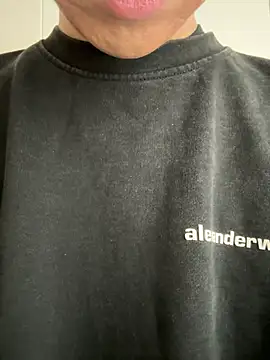 POCARI SWEAT online show from 04/15/26, 03:02