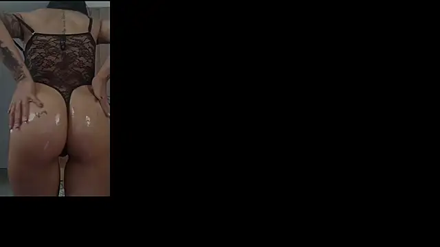 Snapshot of Alaia_Asuka chatting on 10/26/25, 04:24 Alaia Asuka online show from 10/26/25, 04:24