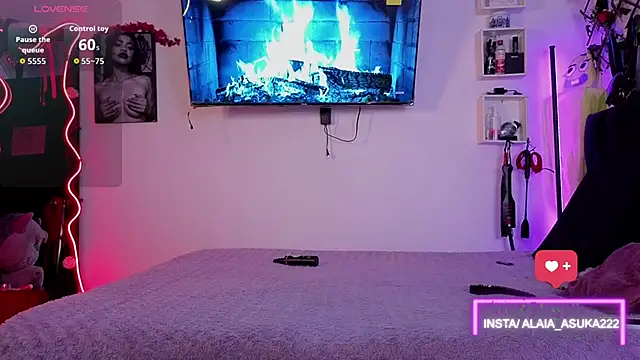 Snapshot of Alaia_Asuka chatting on 10/31/25, 12:22 Alaia Asuka online show from 10/31/25, 12:22