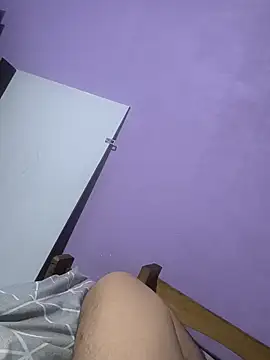 Snapshot of Carloscc15 chatting on 12/15/25, 10:25 Carloscc15 online show from 12/15/25, 10:25