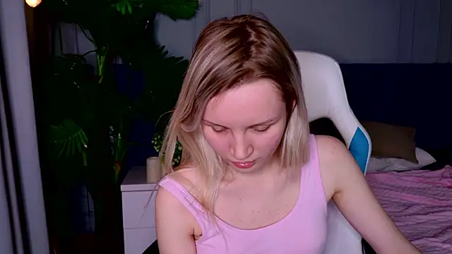 Beatrica Klein online show from 01/14/25, 05:23