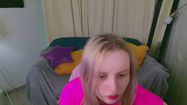 Snapshot of Beatrica_Klein chatting on 03/24/26, 03:39 Beatrica Klein online show from 03/24/26, 03:39