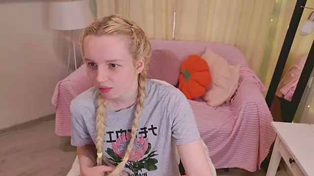 Beatrica Klein online show from 05/29/26, 11:19