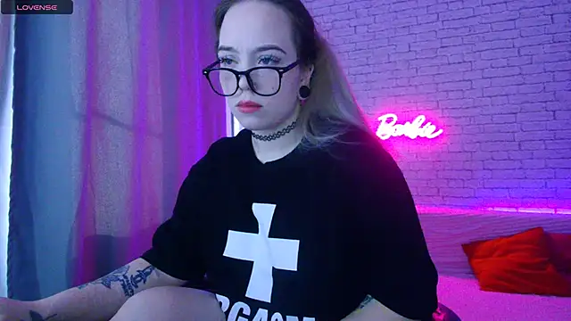 Snapshot of -Stacyy- chatting on 10/25/25, 05:04 -Stacyy- online show from 10/25/25, 05:04