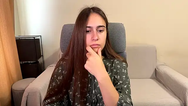 AliceKolltt online show from 10/17/25, 07:44