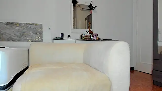 Snapshot of anisialuna_ chatting on 04/01/26, 05:08 anisialuna online show from 04/01/26, 05:08