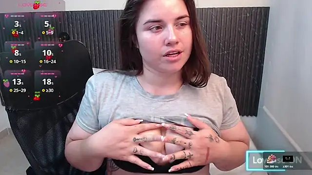 Snapshot of Aabby_lee chatting on 12/18/25, 07:42 Aabby lee online show from 12/18/25, 07:42