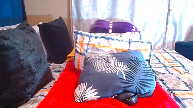 BERNINIBLUSHX89 online show from 10/21/25, 10:32