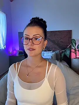 EmaSaenz online show from 09/11/25, 08:20