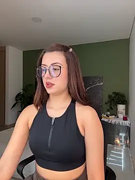 Snapshot of EmaSaenz chatting on 03/02/26, 06:04 EmaSaenz online show from 03/02/26, 06:04