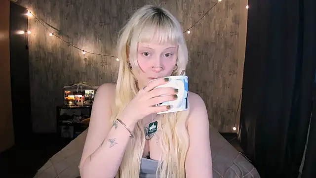 MariaMango online show from 12/14/25, 04:29