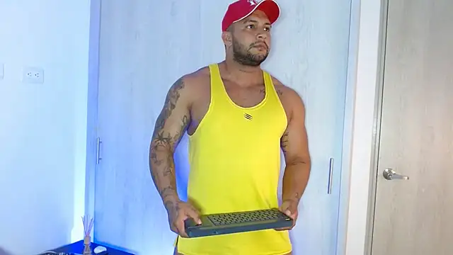 Snapshot of frank_myles chatting on 03/14/26, 06:08 frank myles online show from 03/14/26, 06:08