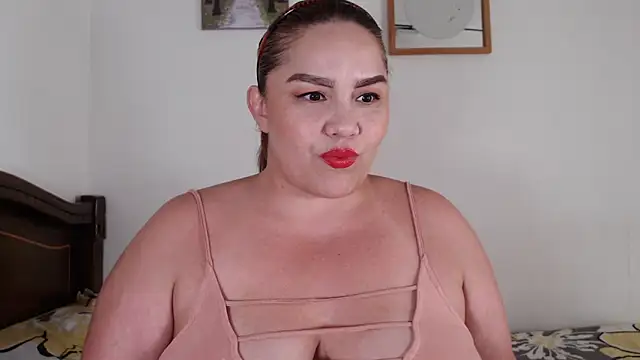 Snapshot of antoniamoreno82 chatting on 04/20/26, 08:32 antoniamoreno82 online show from 04/20/26, 08:32