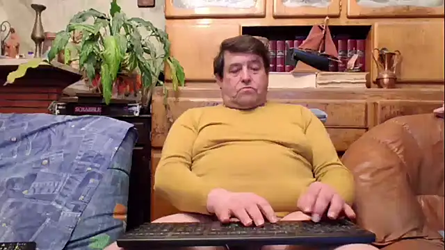 Snapshot of sympatrique chatting on 03/22/26, 10:46 sympatrique online show from 03/22/26, 10:46