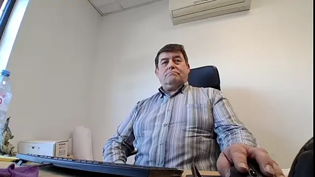 Snapshot of sympatrique chatting on 04/27/26, 04:05 sympatrique online show from 04/27/26, 04:05