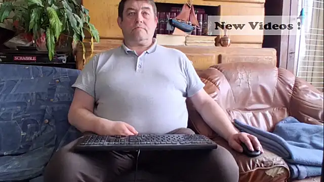 Snapshot of sympatrique chatting on 05/04/26, 04:25 sympatrique online show from 05/04/26, 04:25