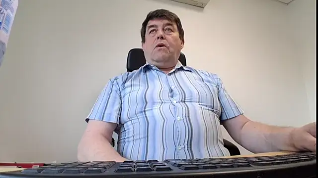 Snapshot of sympatrique chatting on 06/08/26, 08:04 sympatrique online show from 06/08/26, 08:04