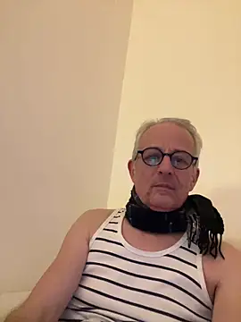 Snapshot of Frank22xx chatting on 03/07/26, 09:23 Frank22xx online show from 03/07/26, 09:23