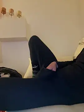 Snapshot of Frank22xx chatting on 03/29/26, 07:14 Frank22xx online show from 03/29/26, 07:14