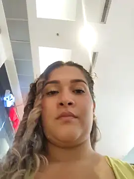 Snapshot of Sara_smiiith211 chatting on 12/04/24, 11:46 Sara smiiith211 online show from 12/04/24, 11:46