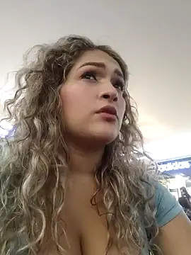 Snapshot of Sara_smiiith211 chatting on 12/22/24, 01:23 Sara smiiith211 online show from 12/22/24, 01:23