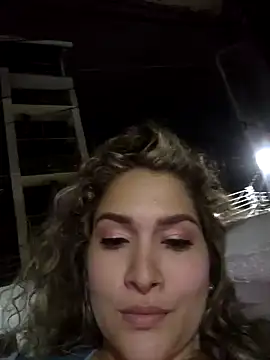 Snapshot of Sara_smiiith211 chatting on 12/22/24, 05:01 Sara smiiith211 online show from 12/22/24, 05:01