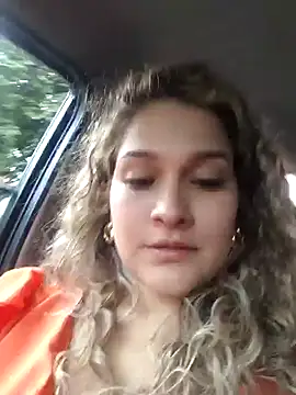 Snapshot of Sara_smiiith211 chatting on 01/12/25, 10:43 Sara smiiith211 online show from 01/12/25, 10:43