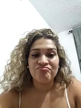 Snapshot of Sara_smiiith211 chatting on 01/20/25, 01:18 Sara smiiith211 online show from 01/20/25, 01:18