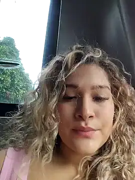 Snapshot of Sara_smiiith211 chatting on 01/24/25, 04:39 Sara smiiith211 online show from 01/24/25, 04:39