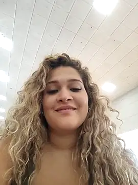 Snapshot of Sara_smiiith211 chatting on 02/27/25, 09:25 Sara smiiith211 online show from 02/27/25, 09:25