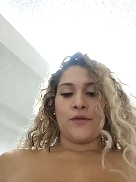 Snapshot of Sara_smiiith211 chatting on 03/02/25, 04:07 Sara smiiith211 online show from 03/02/25, 04:07